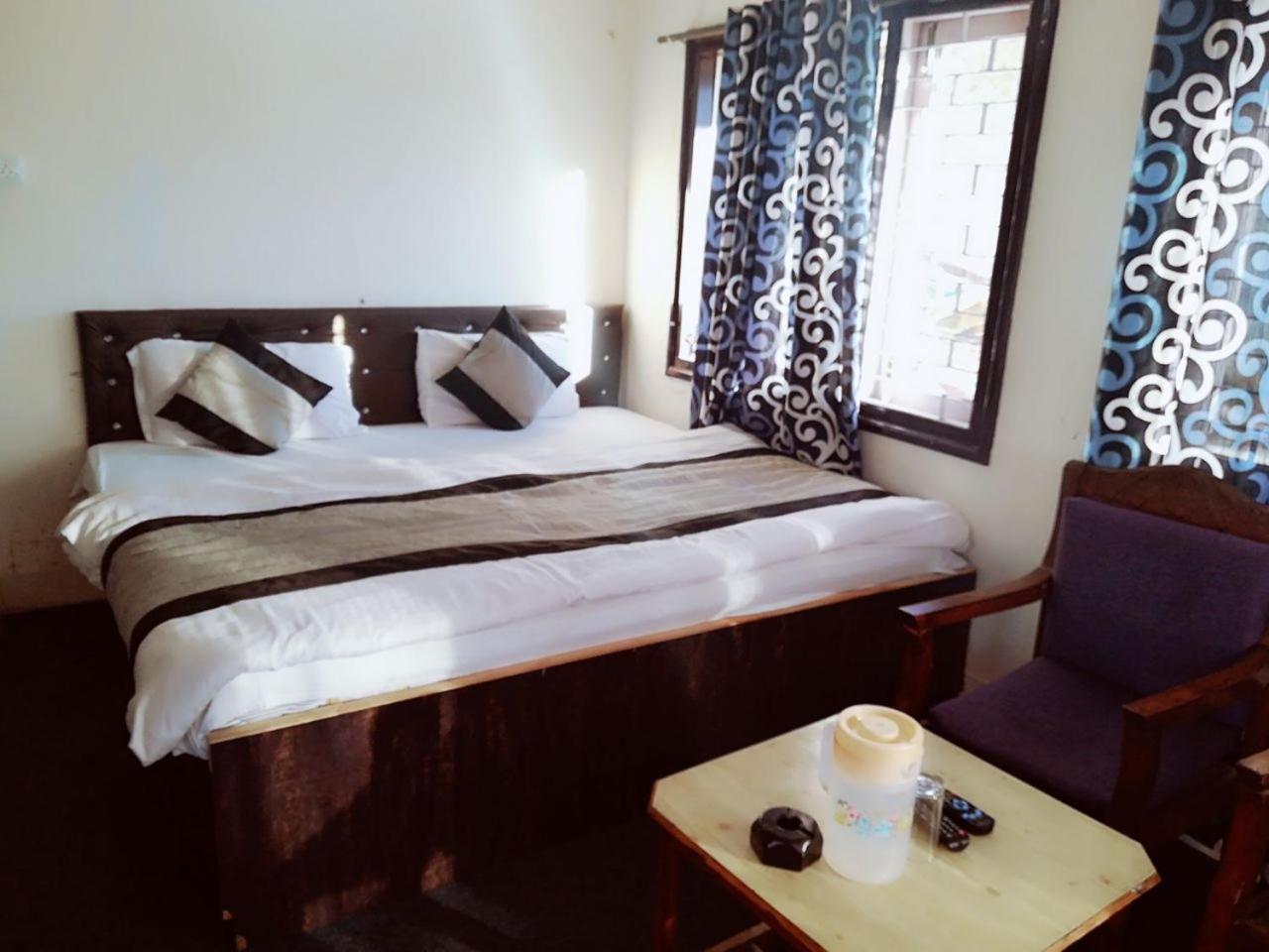 Goroomgo Luxury Stay Mall Road ไนนิตาล ภายนอก รูปภาพ